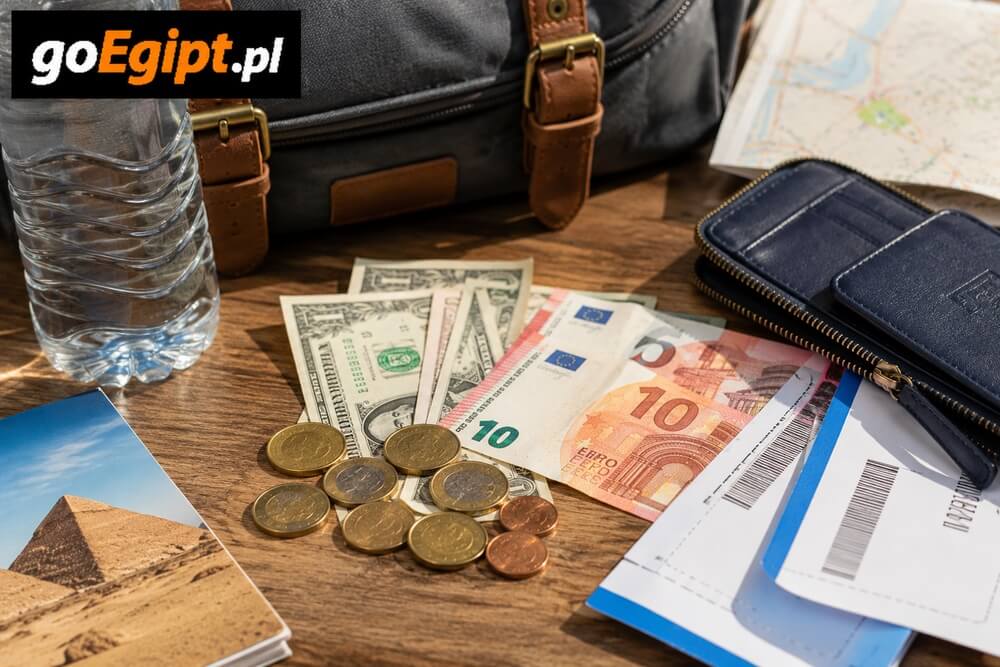 Dodatkowa gotówka na wycieczkę do Kairu na napoje napiwki i drobne opłaty