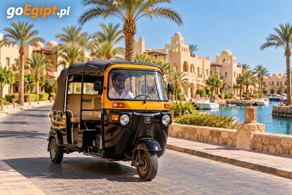 Tuk-tuk w El Gounie – transport między hotelami, mariną i Downtown