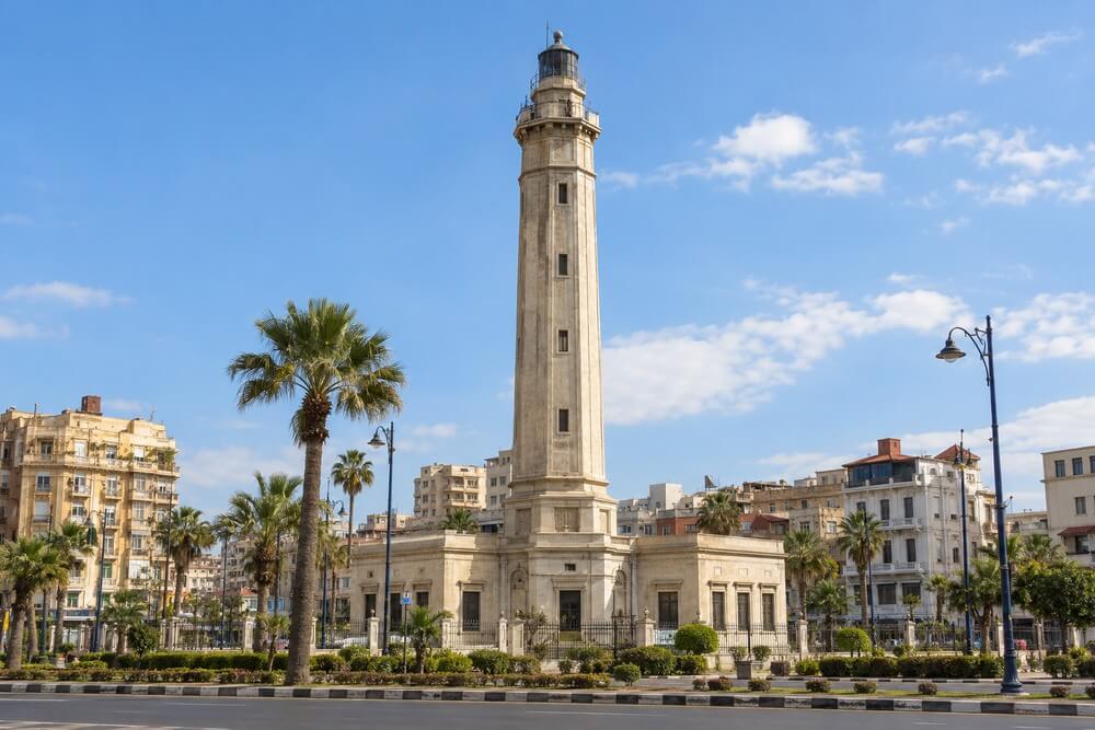 Historyczna latarnia morska w Port Said